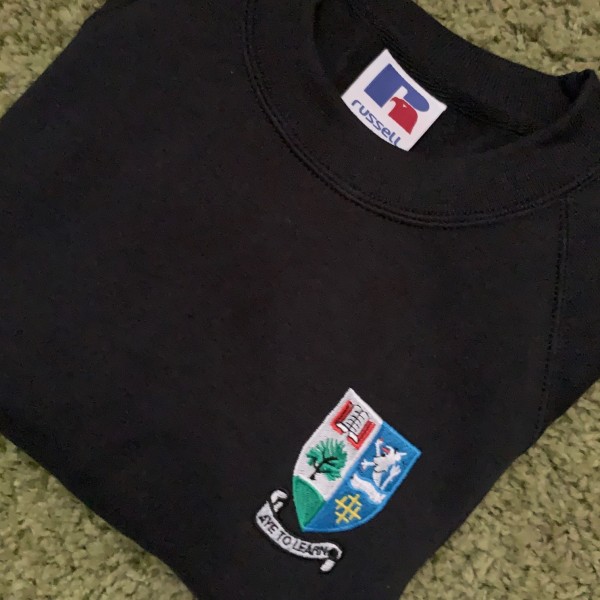  Russell Black Sweatshirt Including Crest Embroidered Logo